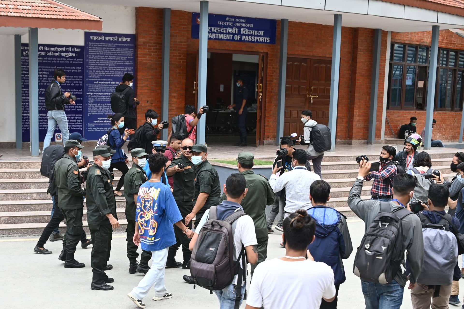 सिस्टममा समस्या आएको भन्दै राहदानी विभागले रोक्यो राहदानी वितरण